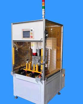 鉚接機(jī)定制時(shí)需要注意哪些?這幾個(gè)方面需留意!